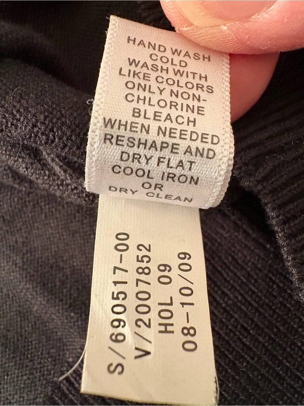 Banana Republic silk and cashmere v-neck sweater. Size medium.